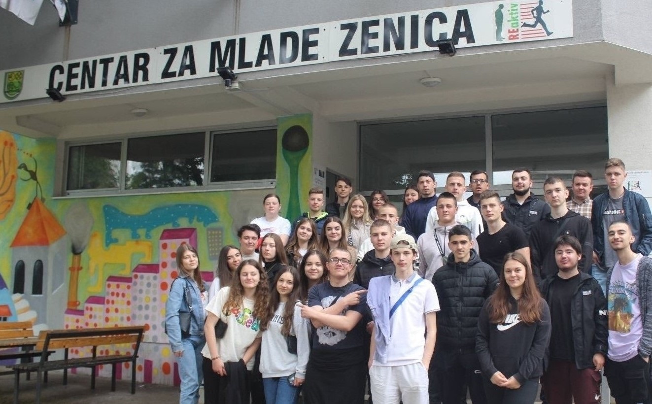 “Porodični magazin” uz lepršavu snagu kreativne mladosti koja osnažuje Centar za mlade Zenica…